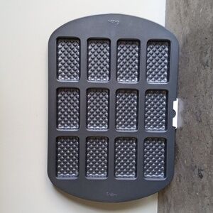 Wilton Non-Stick Ice Cream Sandwich Baking Tray with 12 Molds NWOT